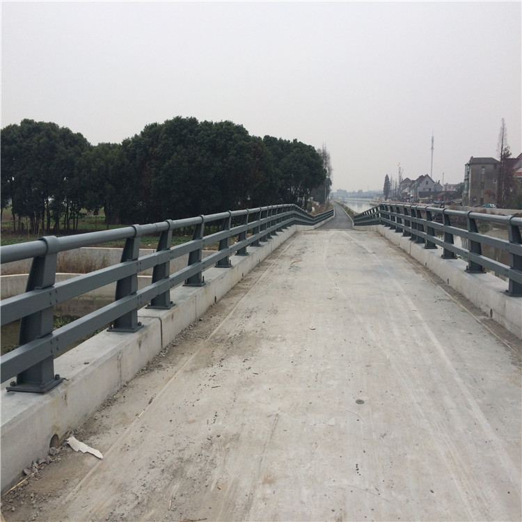 交通護(hù)欄，交通護(hù)欄廠家
